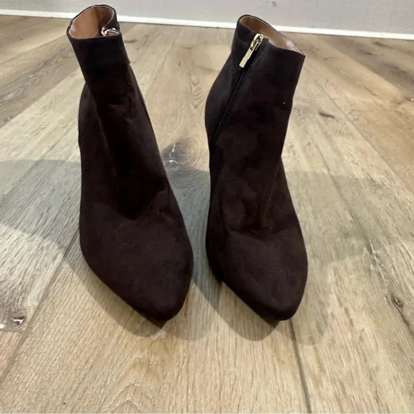 Calvin Klein Jailene Pointed Toe Brown Stiletto Heel Suede Booties Size 9 NWOT - Picture 9 of 11